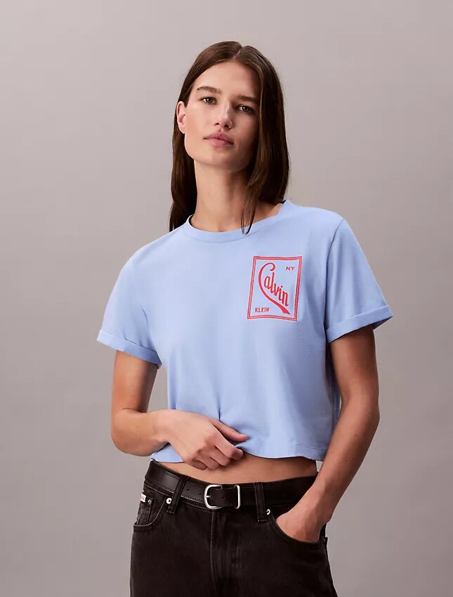 Κοντό, φαρδύ T-shirt με λογότυπο Κοντό, φαρδύ T-shirt με λογότυπο
