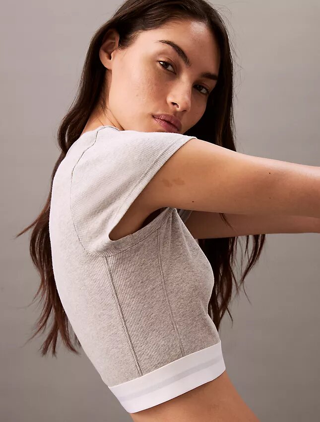 Κοντό μπλουζάκι από Cotton Stretch ύφασμα Κοντό μπλουζάκι από Cotton Stretch ύφασμα