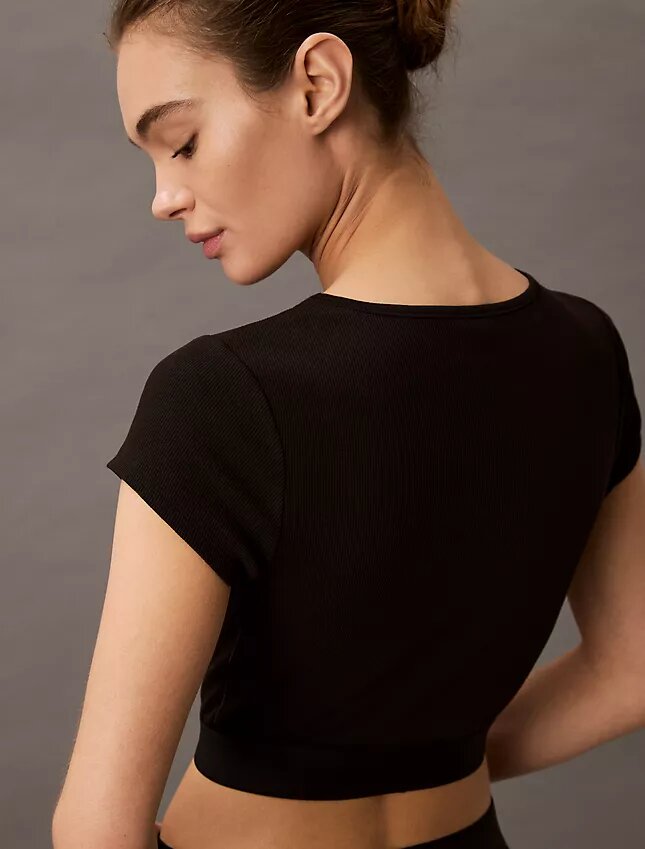 Κοντό μπλουζάκι από Cotton Stretch ύφασμα Κοντό μπλουζάκι από Cotton Stretch ύφασμα