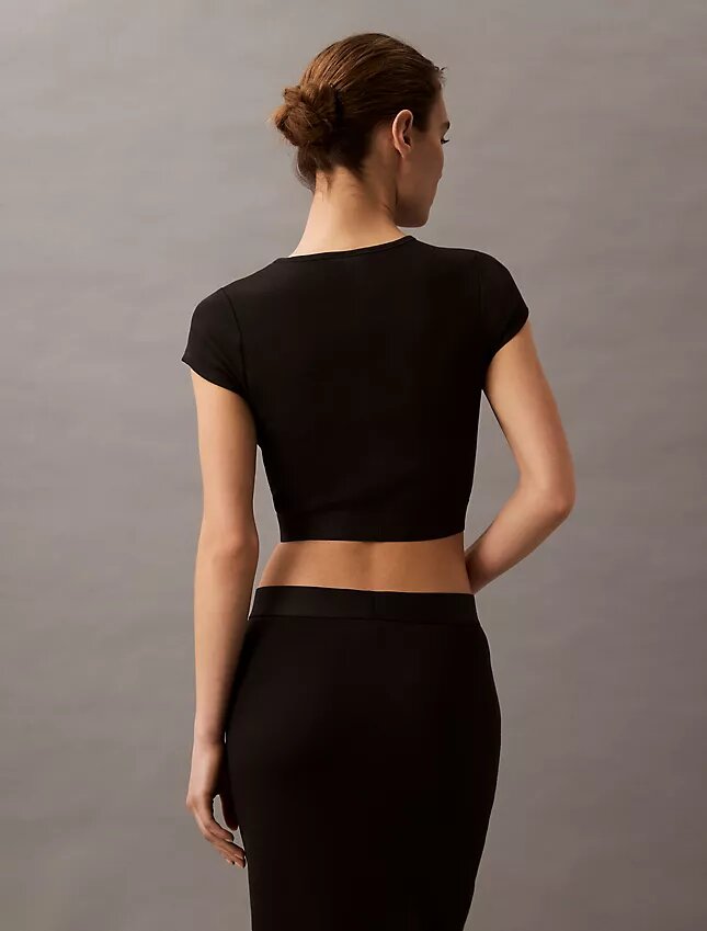 Κοντό μπλουζάκι από Cotton Stretch ύφασμα Κοντό μπλουζάκι από Cotton Stretch ύφασμα