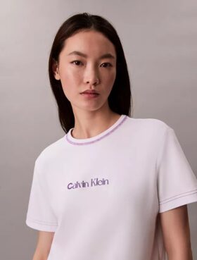 Κοντομάνικο T-shirt με κεντημένο λογότυπο