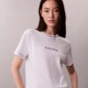Κοντομάνικο T-shirt με κεντημένο λογότυπο Κοντομάνικο T-shirt με κεντημένο λογότυπο