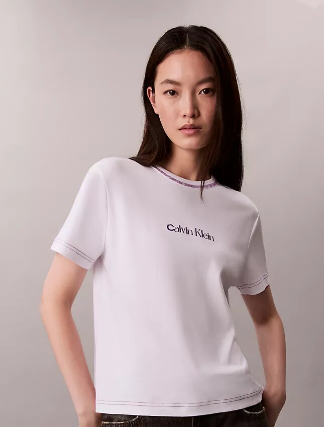 Κοντομάνικο T-shirt με κεντημένο λογότυπο Κοντομάνικο T-shirt με κεντημένο λογότυπο