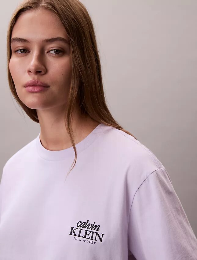 Κουμπωτό T-shirt με κεντημένο λογότυπο Κουμπωτό T-shirt με κεντημένο λογότυπο