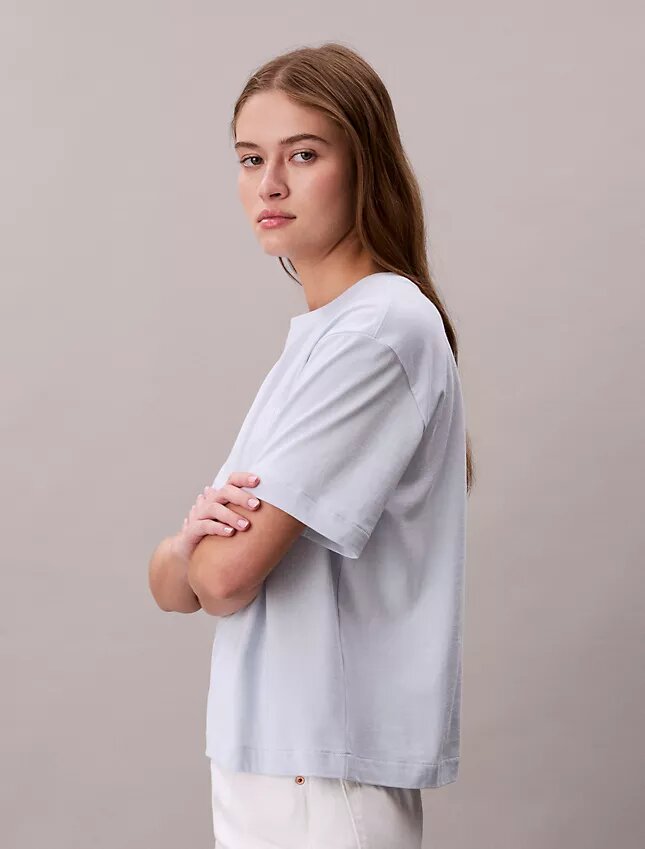 Κουμπωτό T-shirt με κεντημένο λογότυπο Κουμπωτό T-shirt με κεντημένο λογότυπο