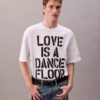 Marc Hundley Pride Love is a Dance Floor Χαλαρό T-Shirt Marc Hundley Pride Love is a Dance Floor Χαλαρό T-Shirt