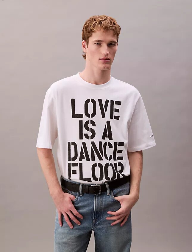 Marc Hundley Pride Love is a Dance Floor Χαλαρό T-Shirt Marc Hundley Pride Love is a Dance Floor Χαλαρό T-Shirt