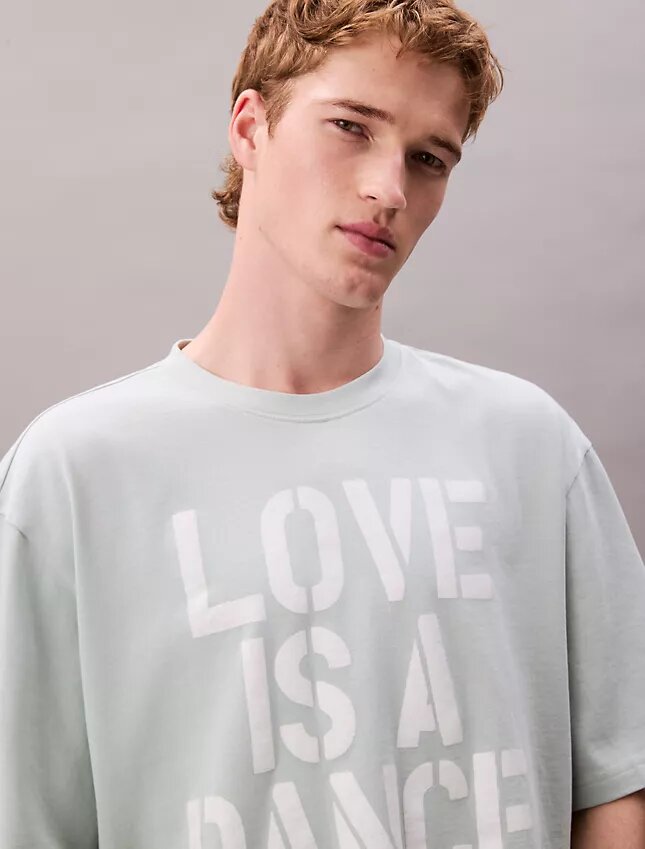 Marc Hundley Pride Love is a Dance Floor Χαλαρό T-Shirt Marc Hundley Pride Love is a Dance Floor Χαλαρό T-Shirt
