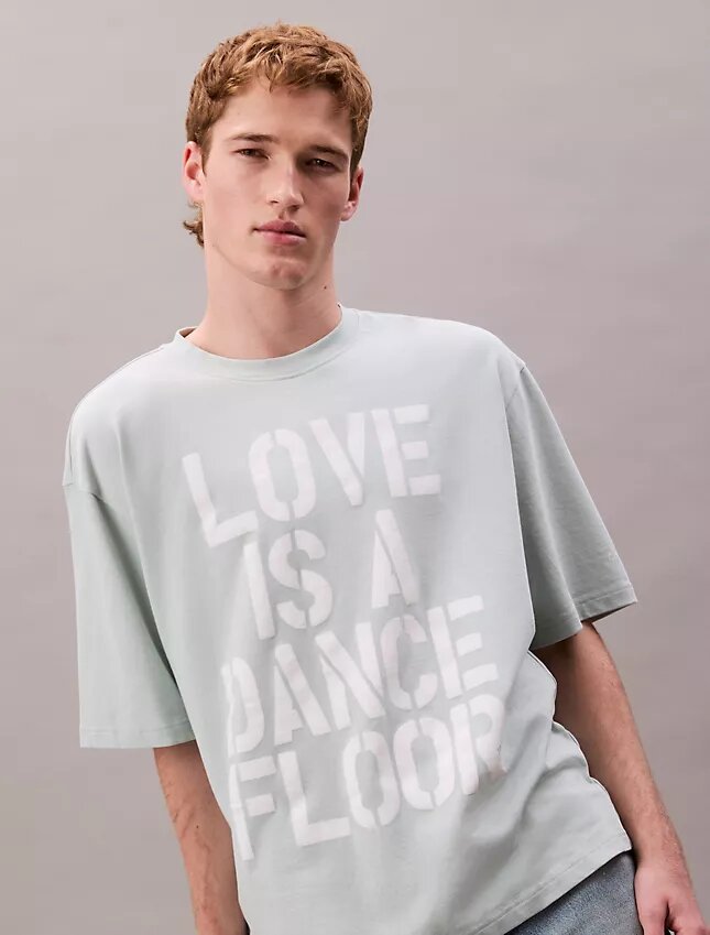 Marc Hundley Pride Love is a Dance Floor Χαλαρό T-Shirt Marc Hundley Pride Love is a Dance Floor Χαλαρό T-Shirt
