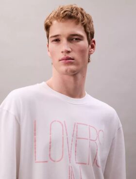 Marc Hundley Pride Lovers σε χαλαρό T-shirt