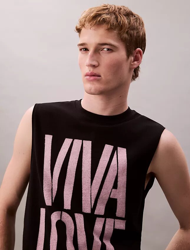 Marc Hundley Pride Viva Love Ανεπίσημο αμάνικο μπλουζάκι Marc Hundley Pride Viva Love Ανεπίσημο αμάνικο μπλουζάκι
