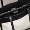 Μεσαία τσάντα tote από καμβά με Monogram Μεσαία τσάντα tote από καμβά με Monogram