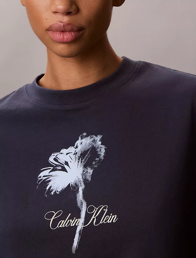 Μίνι φόρεμα T-shirt με floral σχέδιο Μίνι φόρεμα T-shirt με floral σχέδιο