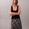 Μίνι φούστα από σατέν με τύπωμα Μίνι φούστα από σατέν με τύπωμα