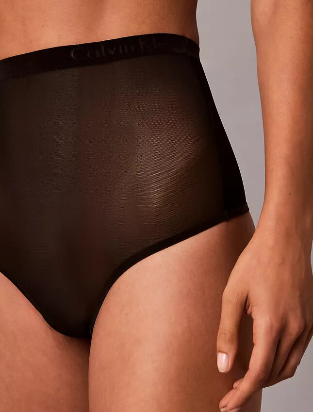 Μινιμαλιστικό Thong με πλέγμα και ψηλή μέση Μινιμαλιστικό Thong με πλέγμα και ψηλή μέση