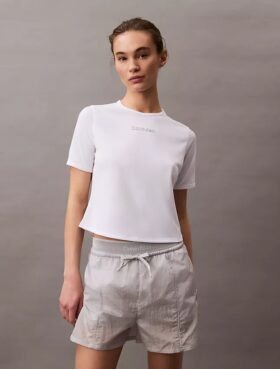Μοντέρνο αθλητικό T-shirt με στρογγυλό λαιμό