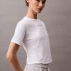 Μοντέρνο αθλητικό T-shirt με στρογγυλό λαιμό Μοντέρνο αθλητικό T-shirt με στρογγυλό λαιμό