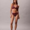 Μοντέρνο Bikini με λογότυπο και πλάτη τύπου racerback Μοντέρνο Bikini με λογότυπο και πλάτη τύπου racerback