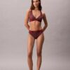 Μοντέρνο Bikini με λογότυπο στα κάτω μέρη Μοντέρνο Bikini με λογότυπο στα κάτω μέρη