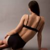 Μοντέρνο Bikini με λογότυπο στα κάτω μέρη Μοντέρνο Bikini με λογότυπο στα κάτω μέρη
