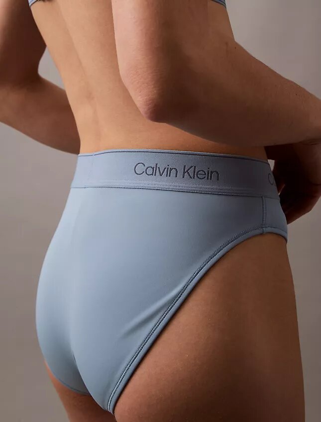 Μοντέρνο Bikini με λογότυπο στα κάτω μέρη Μοντέρνο Bikini με λογότυπο στα κάτω μέρη