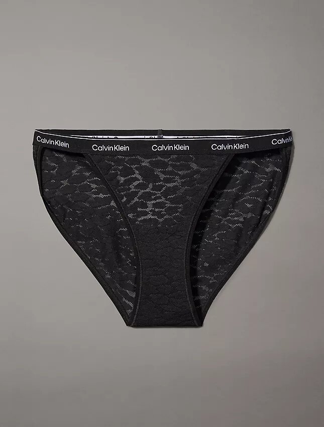 Μοντέρνο στρινγκ Bikini με δαντέλα Μοντέρνο στρινγκ Bikini με δαντέλα