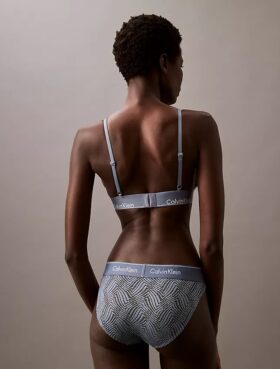 Μοντέρνο τριγωνικό Bralette με ελαφριά επένδυση και δαντέλα