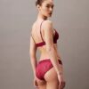 Μοντέρνο τριγωνικό Bralette με ελαφριά επένδυση και δαντέλα Μοντέρνο τριγωνικό Bralette με ελαφριά επένδυση και δαντέλα