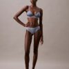 Μοντέρνο τριγωνικό Bralette με ελαφριά επένδυση και δαντέλα Μοντέρνο τριγωνικό Bralette με ελαφριά επένδυση και δαντέλα
