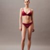 Μοντέρνο τριγωνικό Bralette με ελαφριά επένδυση και δαντέλα Μοντέρνο τριγωνικό Bralette με ελαφριά επένδυση και δαντέλα