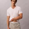 Μπλούζα με V λαιμόκοψη από Cotton Stretch μείγμα βαμβακιού, σε συσκευασία 3 τεμαχίων Μπλούζα με V λαιμόκοψη από Cotton Stretch μείγμα βαμβακιού, σε συσκευασία 3 τεμαχίων