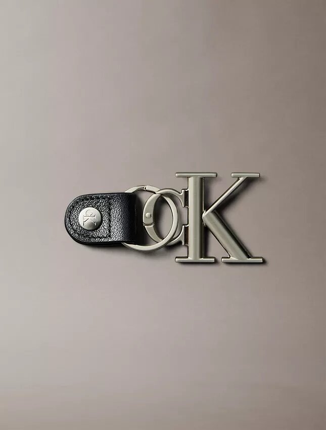 Μπρελόκ με έντονο Monogram Μπρελόκ με έντονο Monogram