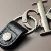 Μπρελόκ με έντονο Monogram Μπρελόκ με έντονο Monogram