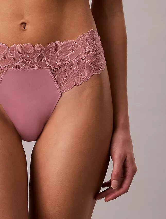 Perfectly Fit Thong με δαντέλα Perfectly Fit Thong με δαντέλα