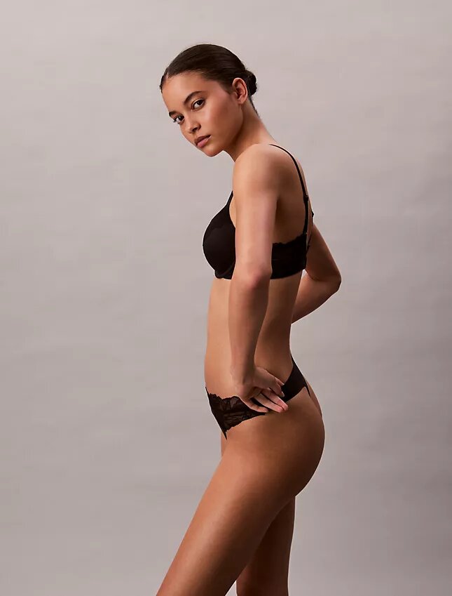 Perfectly Fit Thong με δαντέλα Perfectly Fit Thong με δαντέλα