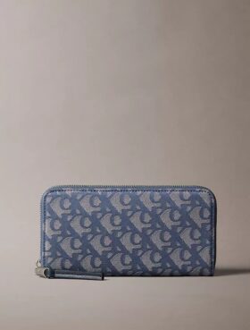 Πορτοφόλι με φερμουάρ και μοτίβο Monogram σε όλη την επιφάνεια