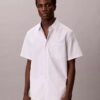 Πουκάμισο με κουμπιά από Cotton Stretch με λεπτές ρίγες Πουκάμισο με κουμπιά από Cotton Stretch με λεπτές ρίγες