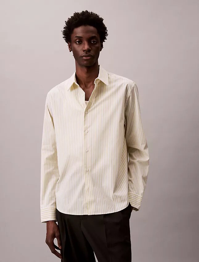 Πουκάμισο με κουμπιά από Cotton Stretch ποπλίν με ρίγες Πουκάμισο με κουμπιά από Cotton Stretch ποπλίν με ρίγες