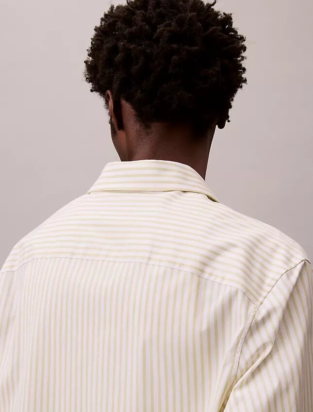 Πουκάμισο με κουμπιά από Cotton Stretch ποπλίν με ρίγες Πουκάμισο με κουμπιά από Cotton Stretch ποπλίν με ρίγες