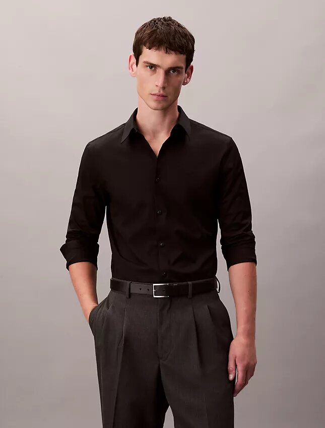 Πουκάμισο με κουμπιά από Cotton Stretch ποπλίν με στενή γραμμή Πουκάμισο με κουμπιά από Cotton Stretch ποπλίν με στενή γραμμή