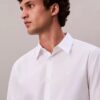 Πουκάμισο με κουμπιά από Cotton Stretch ποπλίν με στενή γραμμή Πουκάμισο με κουμπιά από Cotton Stretch ποπλίν με στενή γραμμή