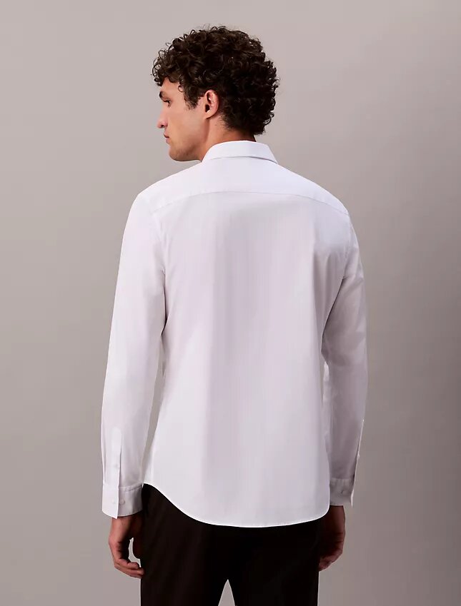 Πουκάμισο με κουμπιά από Cotton Stretch ποπλίν με στενή γραμμή Πουκάμισο με κουμπιά από Cotton Stretch ποπλίν με στενή γραμμή