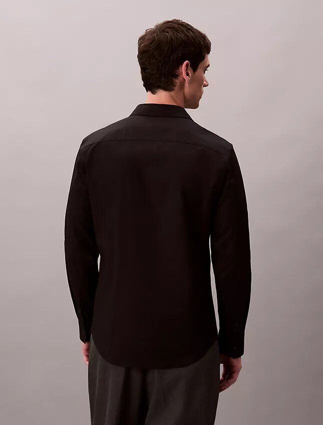 Πουκάμισο με κουμπιά από Cotton Stretch ποπλίν με στενή γραμμή Πουκάμισο με κουμπιά από Cotton Stretch ποπλίν με στενή γραμμή
