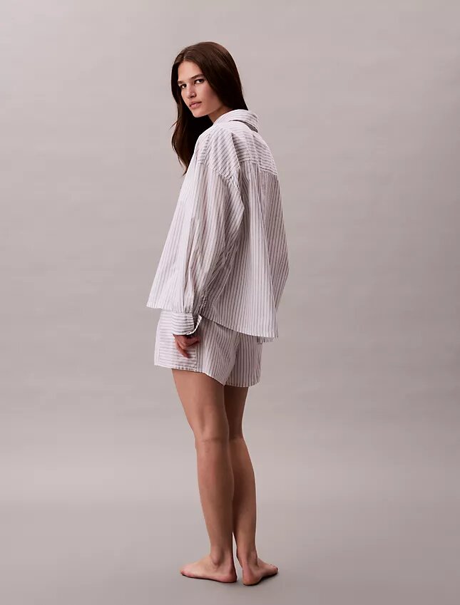 Πουκάμισο ύπνου από βαμβακερό ποπλίν με κουμπιά και χαλαρή γραμμή Πουκάμισο ύπνου από βαμβακερό ποπλίν με κουμπιά και χαλαρή γραμμή