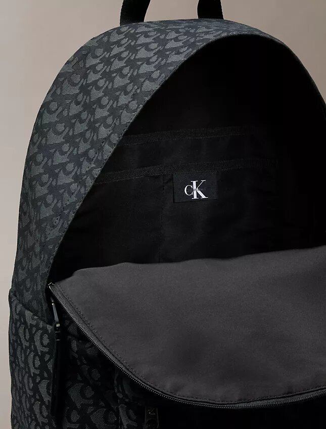 Σακίδιο πλάτης με λογότυπο Monogram σε όλη την επιφάνεια Σακίδιο πλάτης με λογότυπο Monogram σε όλη την επιφάνεια