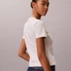 Στενό T-shirt με ανάγλυφο λογότυπο Στενό T-shirt με ανάγλυφο λογότυπο