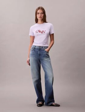 Στενό T-shirt με διαχωρισμένο λογότυπο