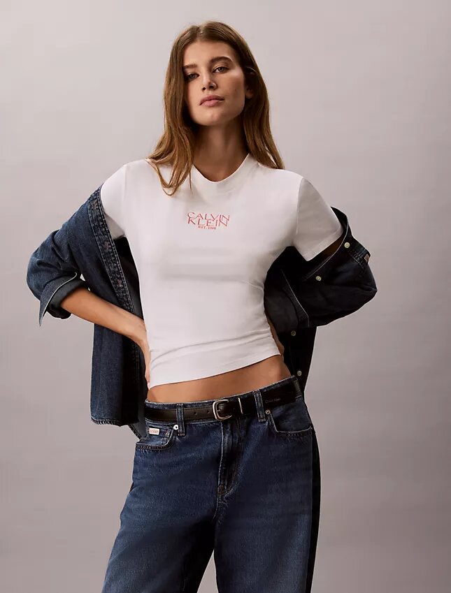 Στενό T-shirt με γραφικό λογότυπο Στενό T-shirt με γραφικό λογότυπο