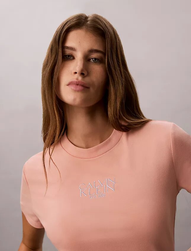 Στενό T-shirt με γραφικό λογότυπο Στενό T-shirt με γραφικό λογότυπο