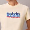 Στενό T-shirt με γραφικό λογότυπο σε αντίθεση